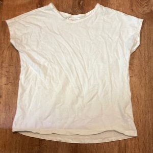 Hannah Anderson kids white tee shirt